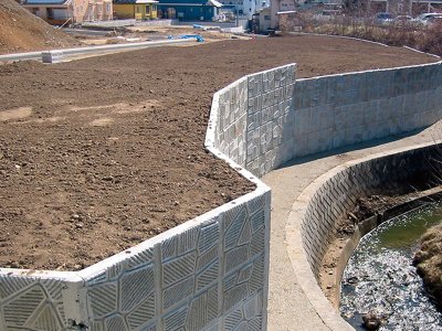 ハイティーウォール