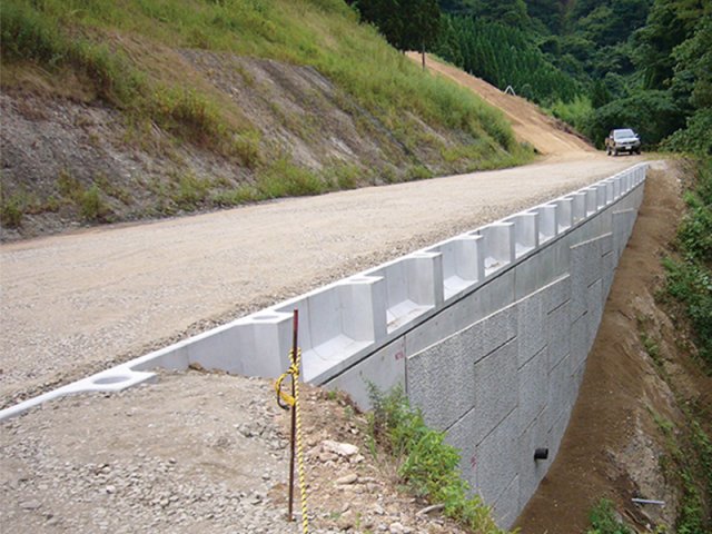 スーパーテール | 擁壁・法面保護