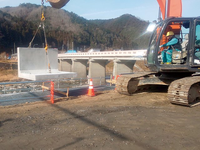 かさ上げ用プレキャストパラペット | 道路