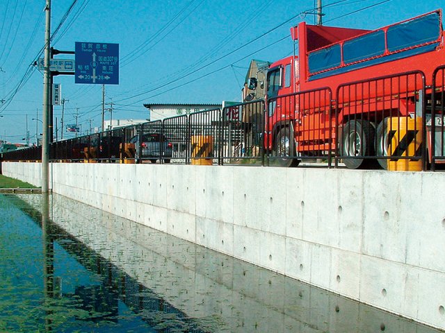 フーチングレス・パネル工法 | 擁壁・法面保護