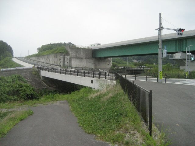 ポストテンション方式スラブ橋 | 橋梁関連