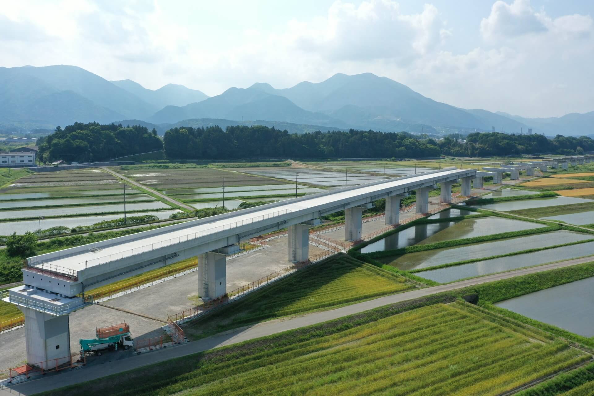 東海環状自動車道北勢第一高架橋（PC上部工）工事