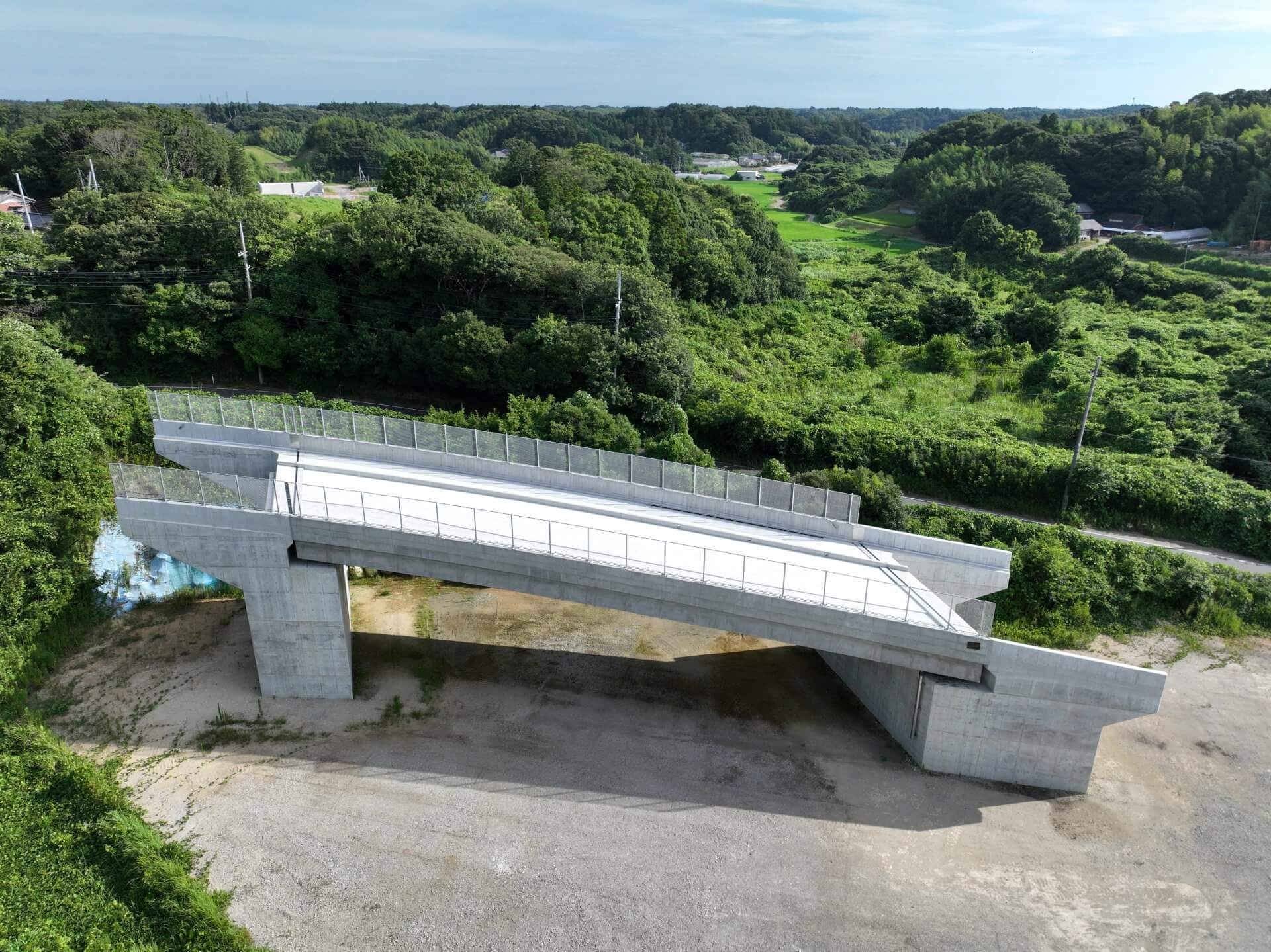 Ｒ４東関道石神清水地区跨道橋上部工事